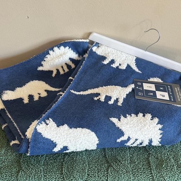 Max Studio Kids Dinosaur 🦕 Throw Blanket Blue & White So Soft! NEW! - Picture 1 of 10